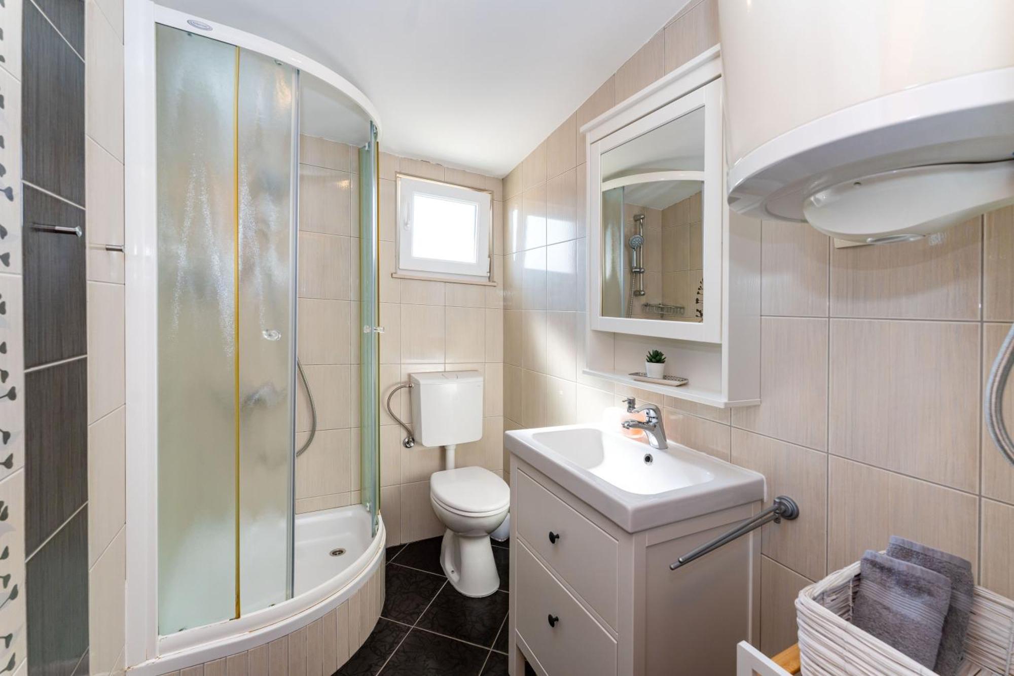 Apartmenthouse Ivana Betina  Luaran gambar