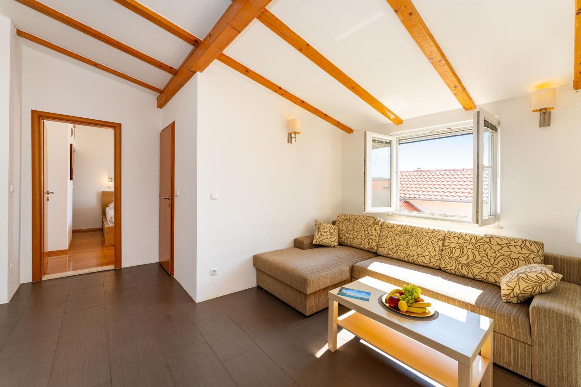 Apartmenthouse Ivana Betina  Luaran gambar