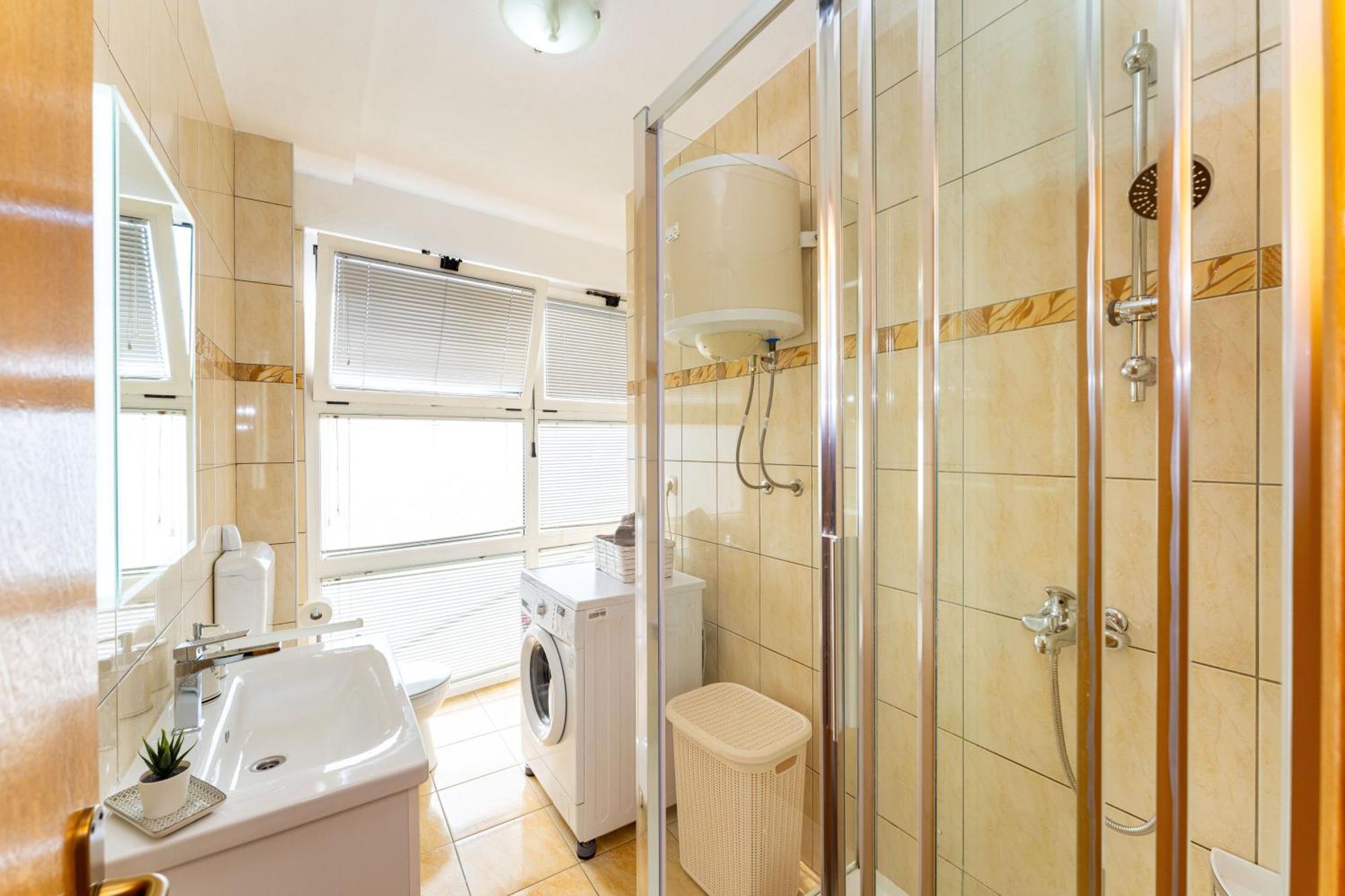 Apartmenthouse Ivana Betina  Luaran gambar